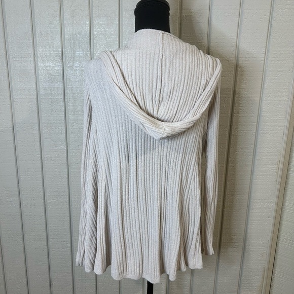 Barefoot Dreams Cozy Chic Ultra Lite Namaste Hooded Rib Cardigan, size medium. - Picture 3 of 7